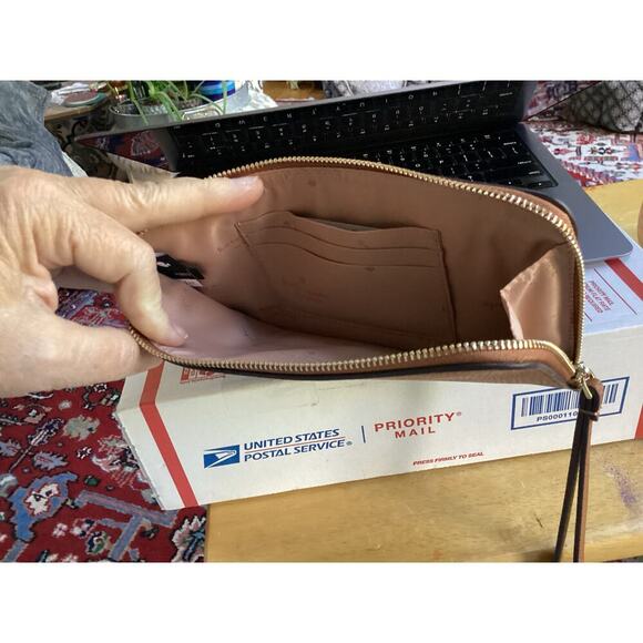 KATE SPADE NWT, Lucy Pebble Leather, medium Zip Wristlet, Warm Ginger/Tan/Saddle - Picture 6 of 6